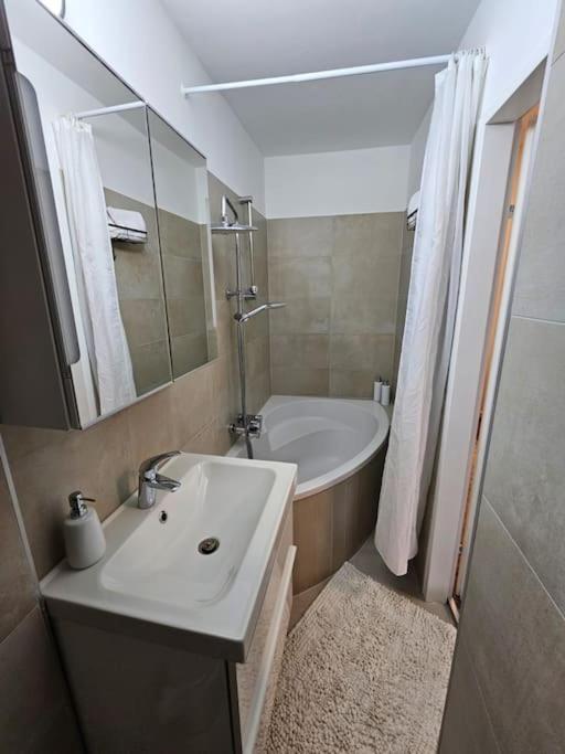 Affordable Suite In Vienna'S Hotpoint Eksteriør billede